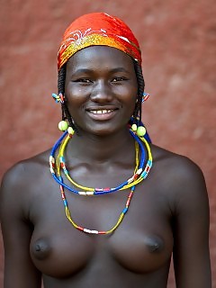 Sexy African Goddess Spying Ebony