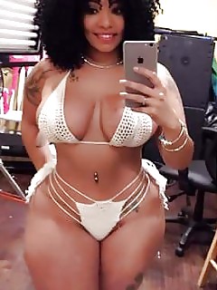 Selfie Collection Black Girls Wide Ebony Hips