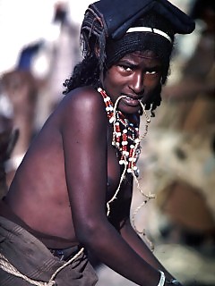 Shocking Africa Ebony Spreading Close Up